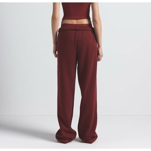 NWT SKIMS COTTON FLEECE CLASSIC STRAIGHT LEG PANT IN MERLOT SIZE MEDIUM - Picture 2 of 8